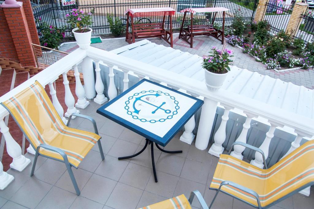 Admiral Nelson Hotell Skadovsʼk Exteriör bild